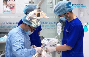 Bac si dieu tri cuoi ho loi