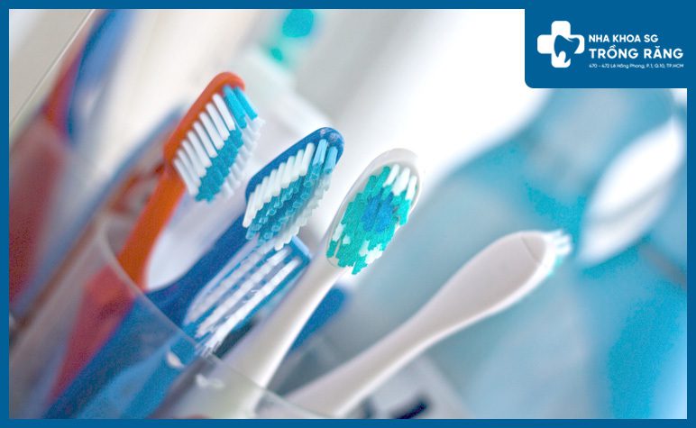 Vệ sinh răng implant