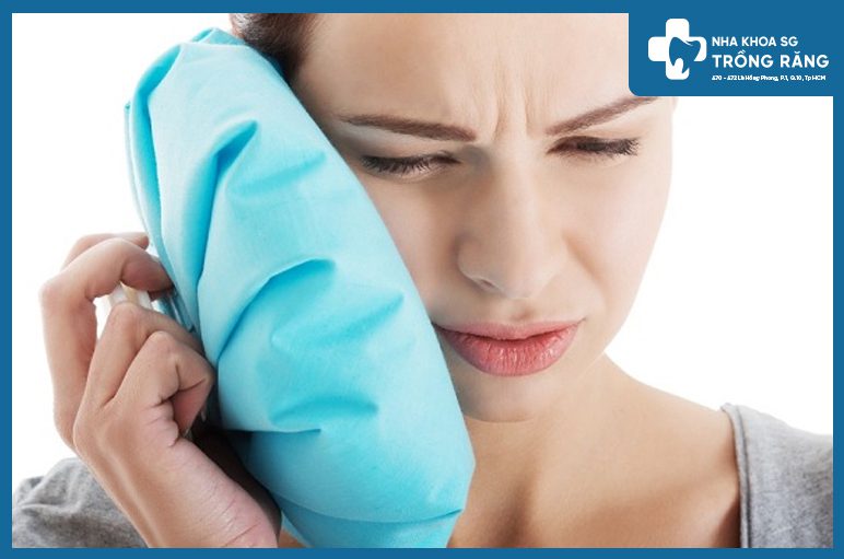 chườm đá để giảm đau răng khôn