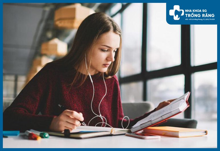 Bao nhiêu tuổi có thể làm răng sứ?