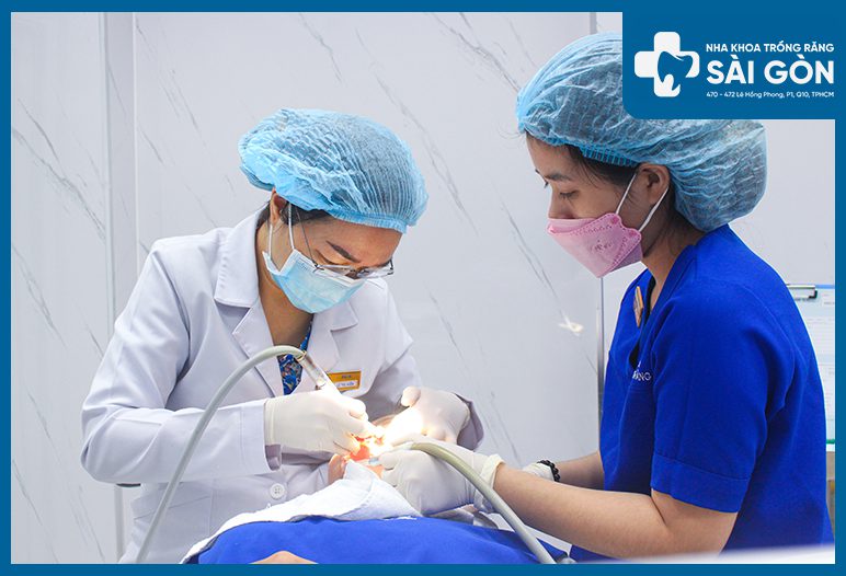 nha khoa kiểm tra răng niềng 