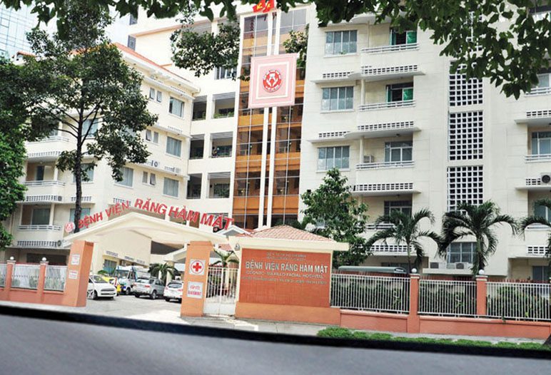 Bệnh viện Răng Hàm Mặt TP.HCM trồng implant tốt