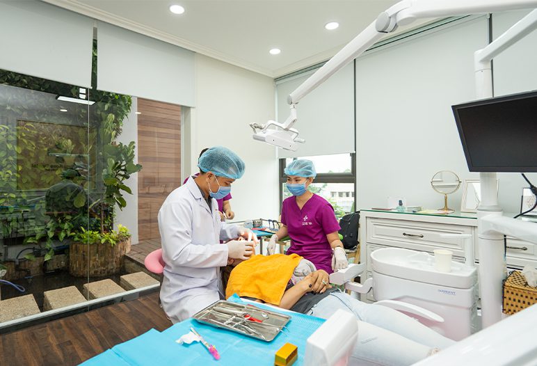 nha khoa hoa hong phuong dong Top 10 Địa chỉ Nha khoa Implant HCM uy tín