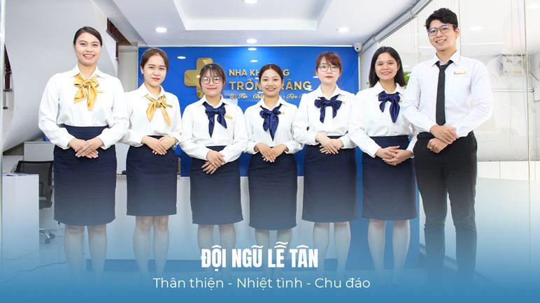 đội ngũ lễ tân