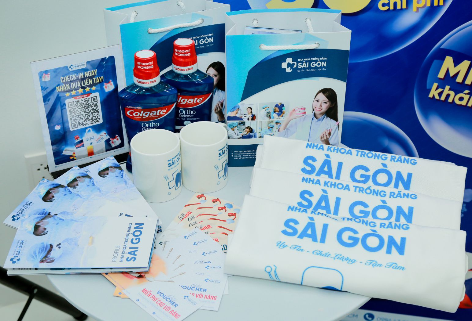 Nhiều quà tặng ưu đãi sự kiện khai trương Nha Khoa Trồng Răng Sài Gòn Phú Nhuận