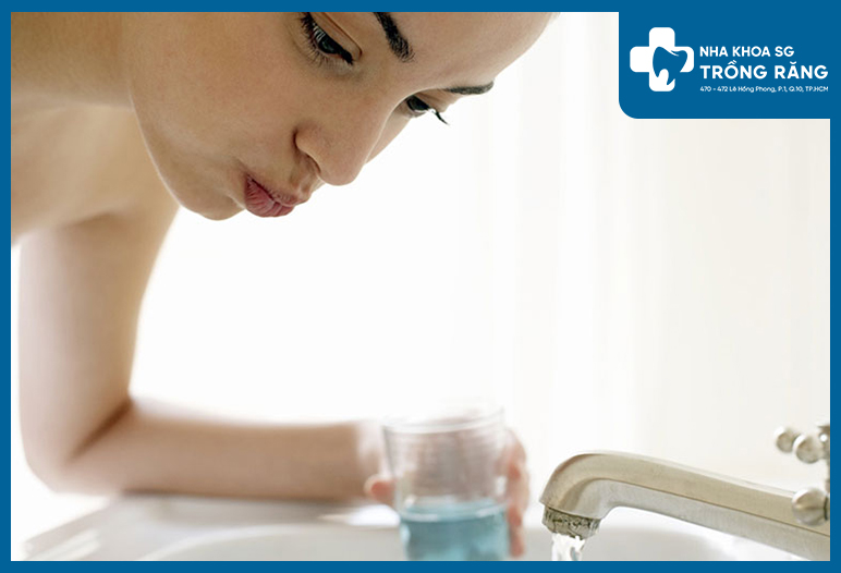 nuoc suc mieng chua chlorhexidine 1