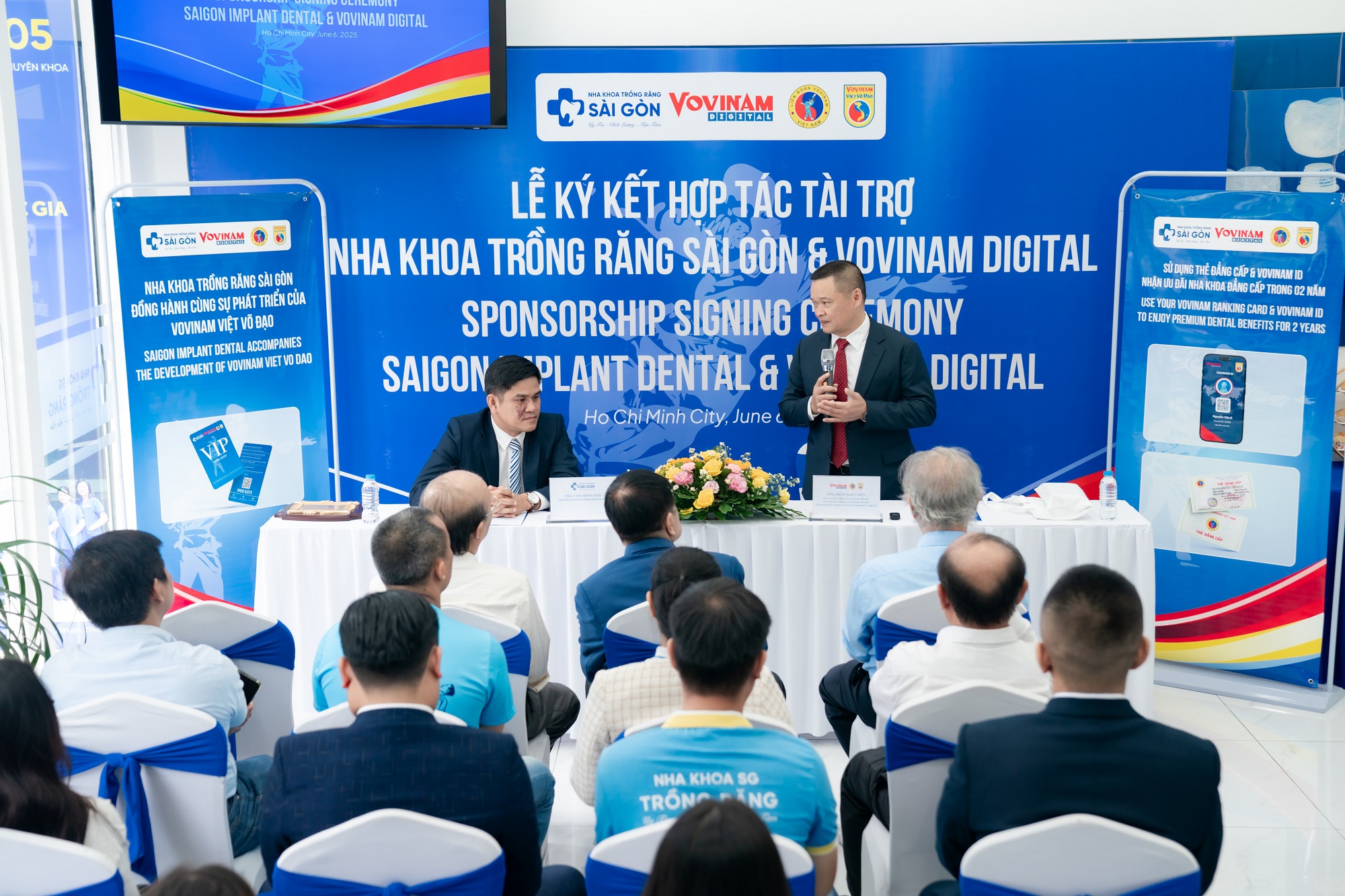 nha khoa trong rang sai gon hop tac tai tro vovinam viet vo dao 101 Ông Bạch Ngọc Chiến - Tổng giám đốc Vovinam Digital, Phó chủ tịch Liên đoàn Vovinam Việt Nam, Phó chủ tịch Liên đoàn Vovinam Thế giới, Nguyên trưởng ban VTV4, Nguyên Phó chủ tịch tỉnh Nam Định phát biểu tại Lễ ký kết.