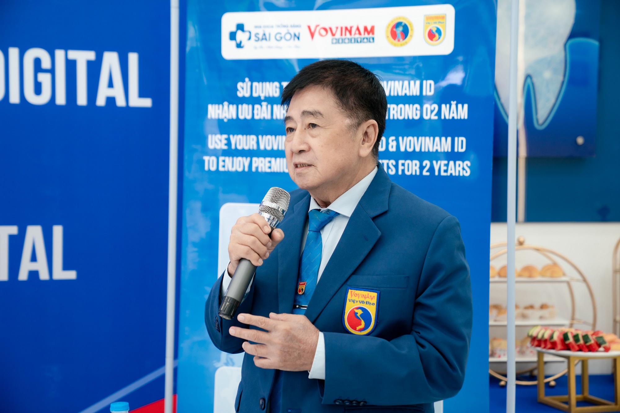 nha khoa trong rang sai gon hop tac tai tro vovinam viet vo dao 104 Võ sư Trần Văn Mỹ - Chánh chưởng quản môn phái Vovinam Việt Võ Đạo, Phó chủ tịch thường trực Liên đoàn Vovinam Việt Nam, Phó chủ tịch Liên đoàn Vovinam thế giới phát biểu tại lễ ký kết.