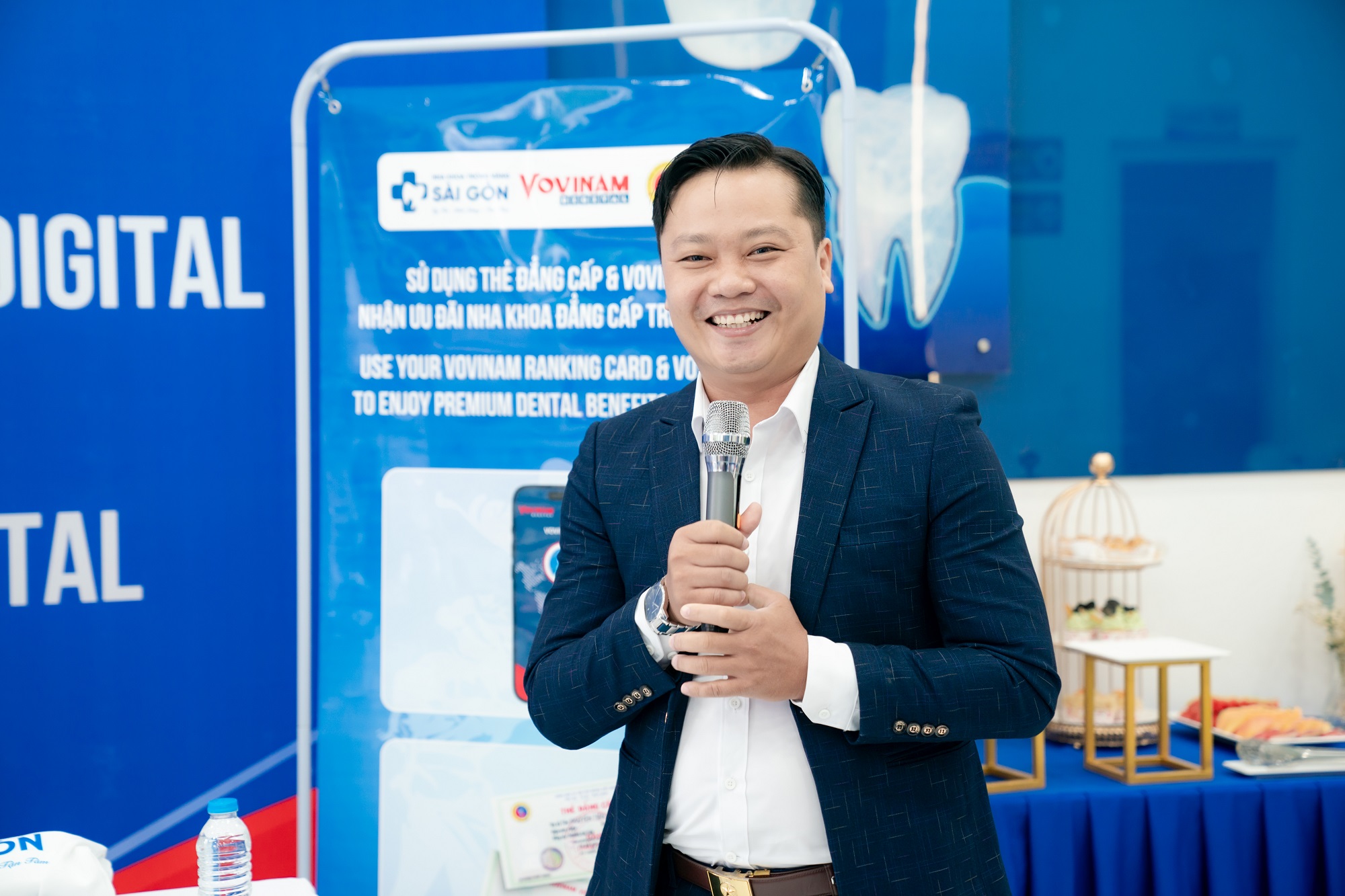 nha khoa trong rang sai gon hop tac tai tro vovinam viet vo dao 112 Võ sư Trịnh Trung Đông - khách hàng thân thiết của nha khoa phát biểu chia sẻ trải nghiệm khám, tư vấn và điều trị.