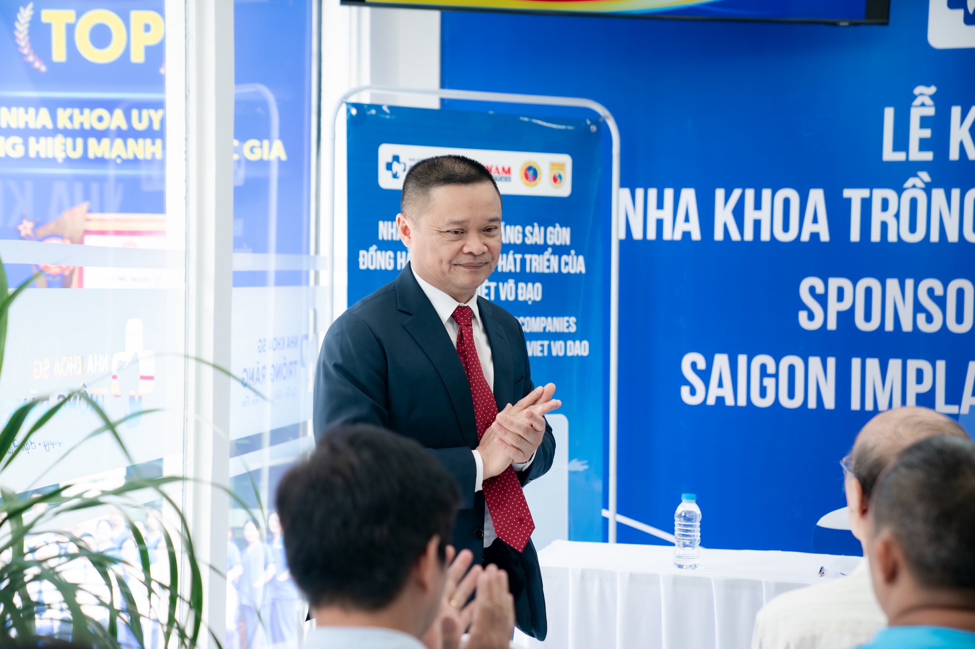 nha khoa trong rang sai gon hop tac tai tro vovinam viet vo dao 51 1 Ông Bạch Ngọc Chiến, Tổng giám đốc Vovinam Digital, Phó chủ tịch thường trực Liên đoàn Vovinam Việt Nam, Phó chủ tịch Liên đoàn Vovinam thế giới, Nguyên trưởng ban VTV4, Nguyên Phó chủ tịch tỉnh Nam Định