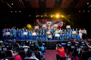 Các đội chiến thắng chung cuộc Vovinam Dance 2025 chụp ảnh lưu niệm